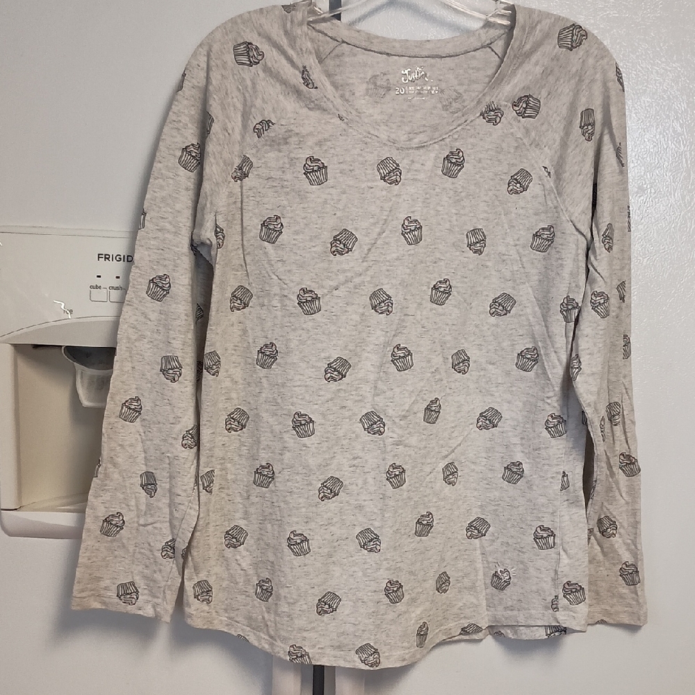 Justice Gray Cupcake Print Long Sleeve Top EUC Girls Plus size 20